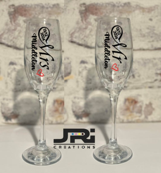 Vinyl Flute/ Champagne Glass Mr & Mrs Style 1